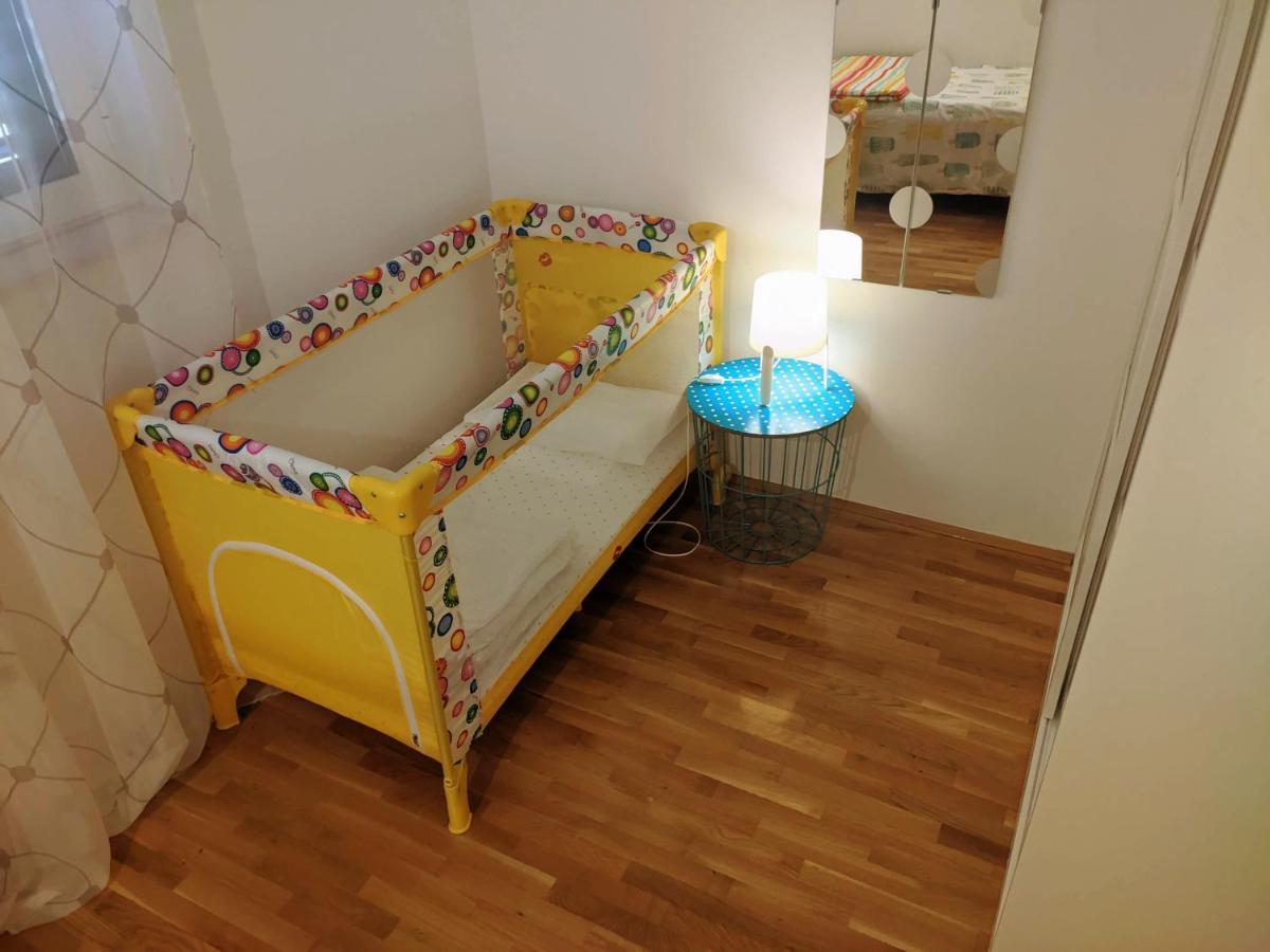 Apartment Pixel Трогир Екстериор снимка